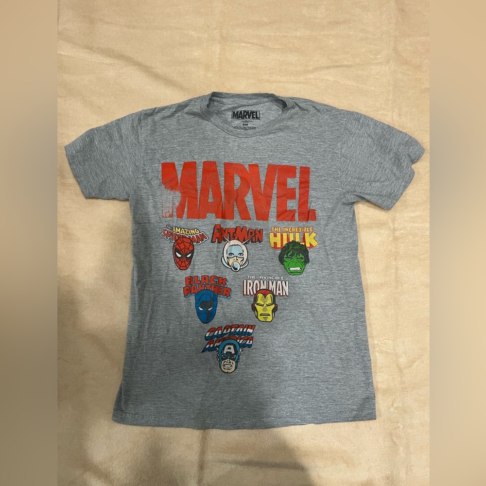 Marvel Heather Gray Tee✨